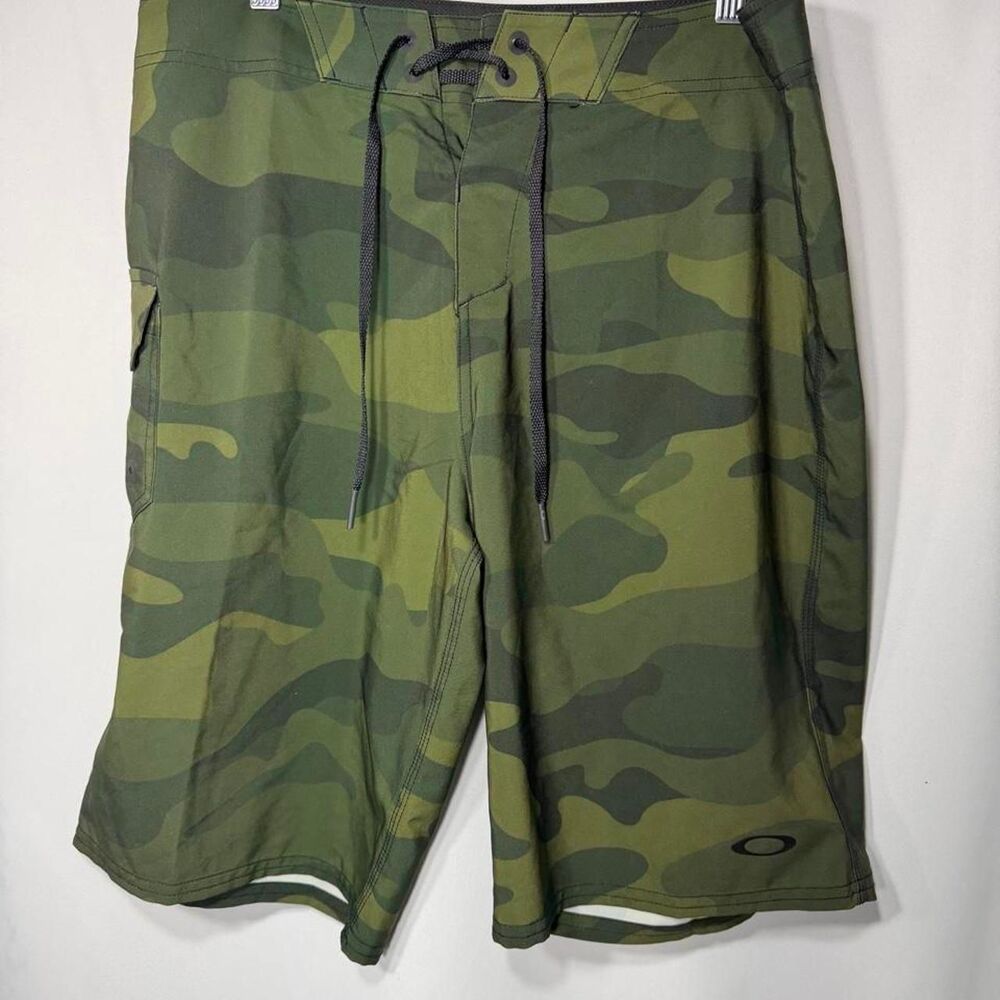 Oakley Men's Green and Khaki Shorts